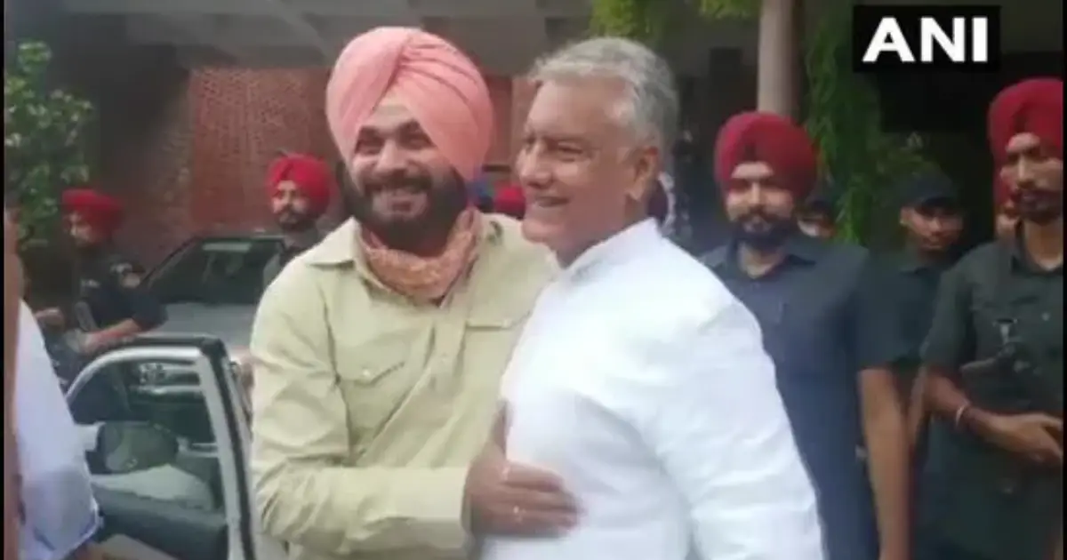 Navjot Sidhu meets PPCC chief Sunil Jakhar, says he is elder brother
